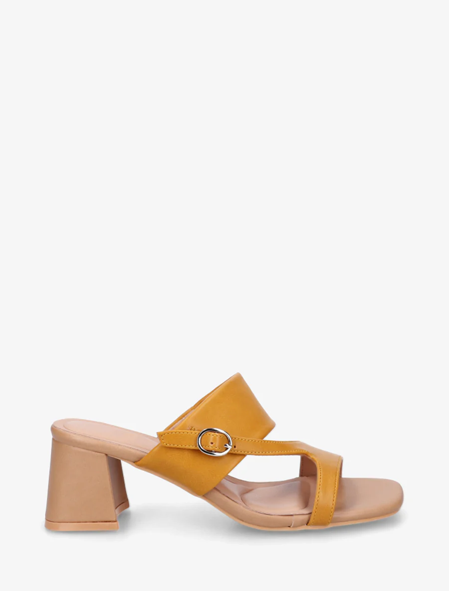 Asymmetrische enkelband sandalen - Beige