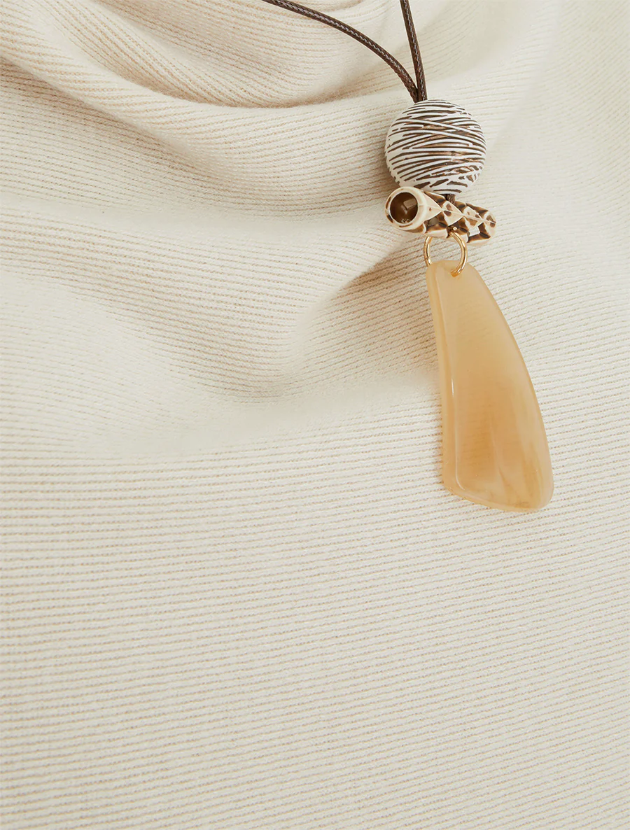 Dunne trui met vleermuismouwen en watervalhals. - Beige - Image 3