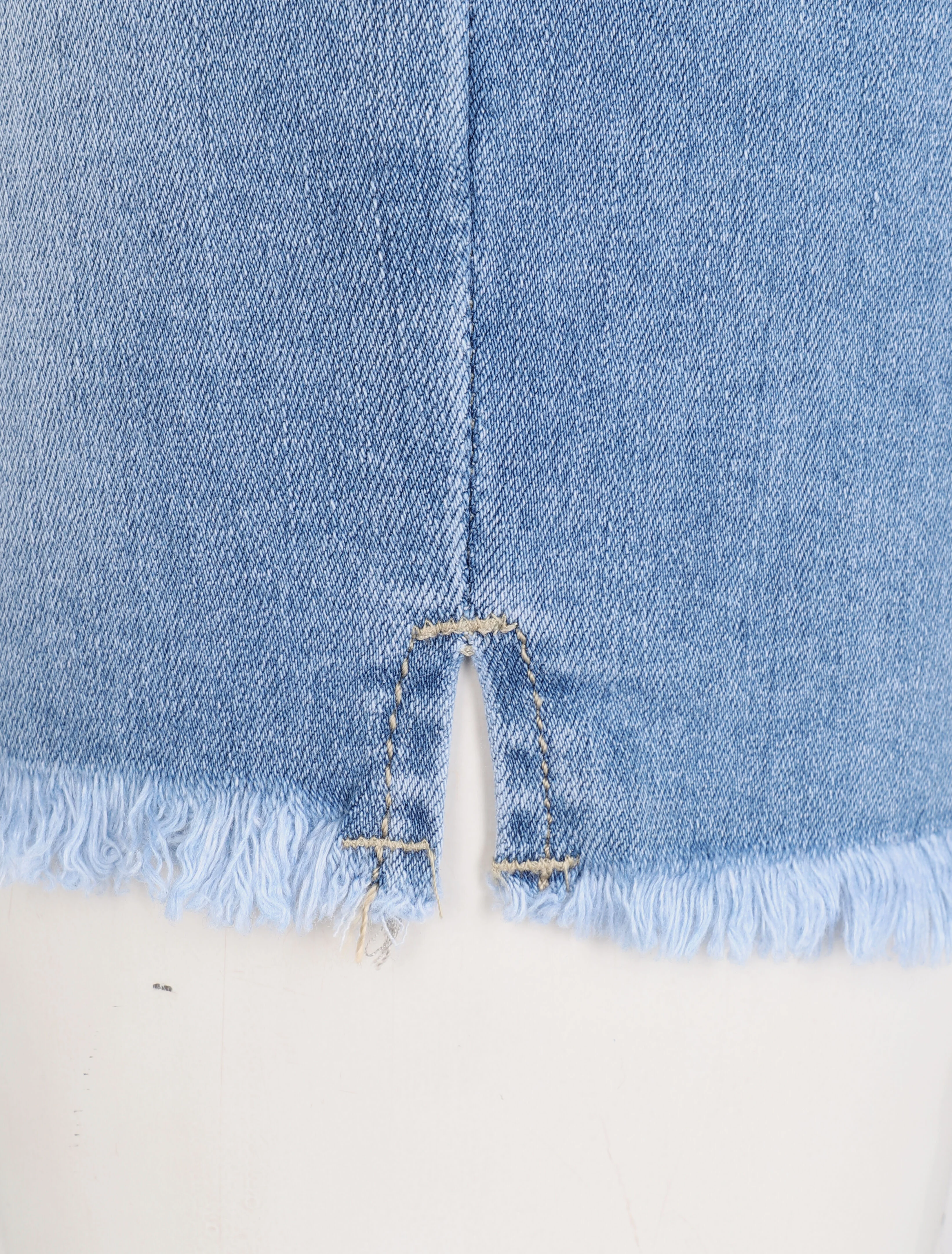 Jeansshort met onafgewerkte randen - Lichtblauw - Image 4