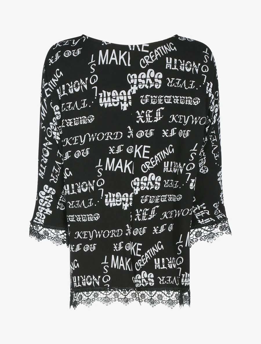 Oversized top met kanten randen en tekstprint. - Zwart - Image 2