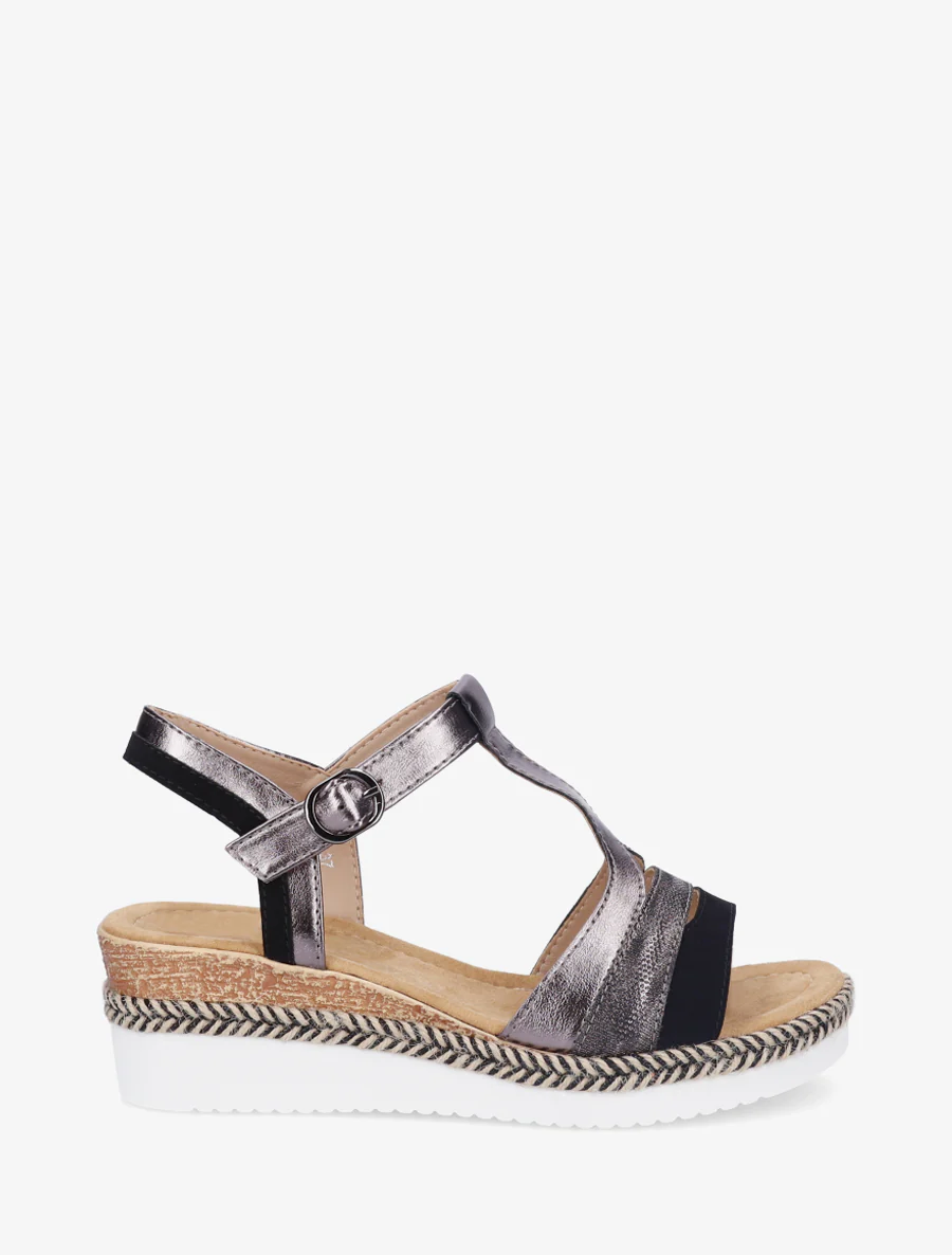 Parelmoeren sandalen met een fantasie T-bandje. - Zwart