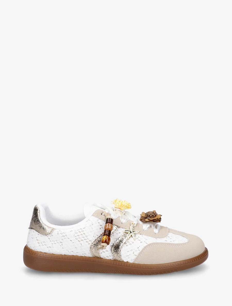 Sneakers met bloemeninzetstukken en contrasterende strepen - Wit