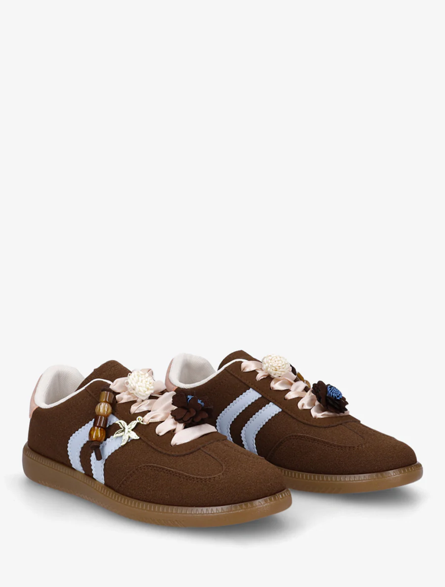 Sneakers met bloemeninzetstukken en contrasterende strepen - Bruin - Image 4