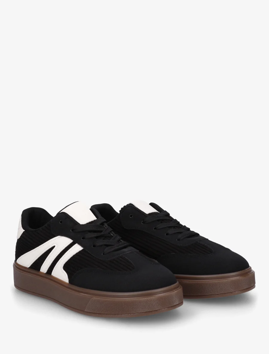 Sneakers met inzetstukken van stof en contrasterende banden. - Zwart - Image 4