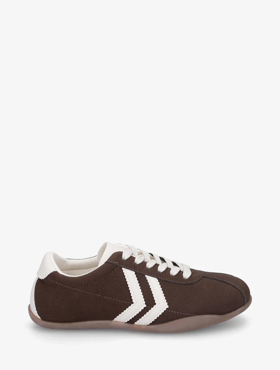 Suède sneakers met contrasterende strepen. - Bruin