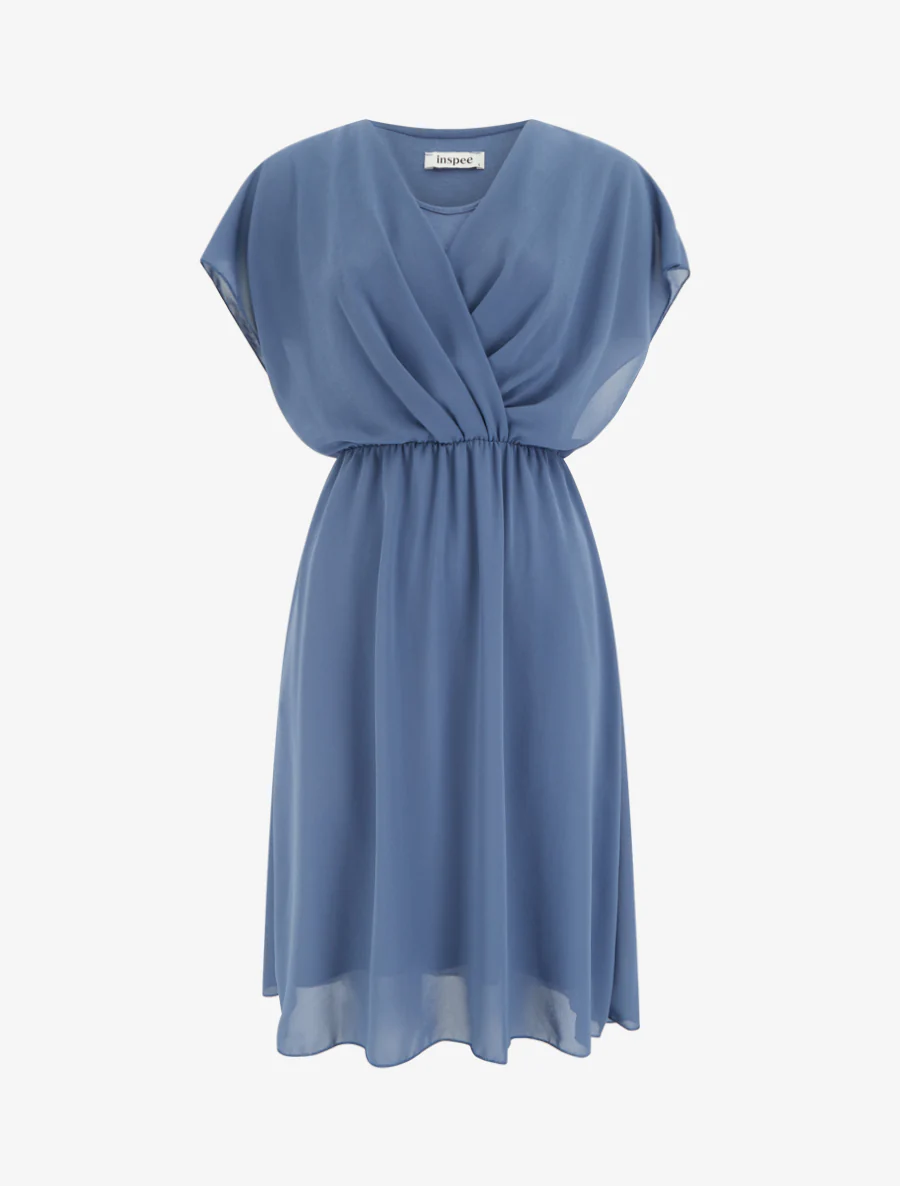 Uitlopende jurk met korte mouwen en overslagkraag. - Blauw
